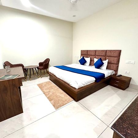 Hotel Prism Grand Zirakpur Zewnętrze zdjęcie