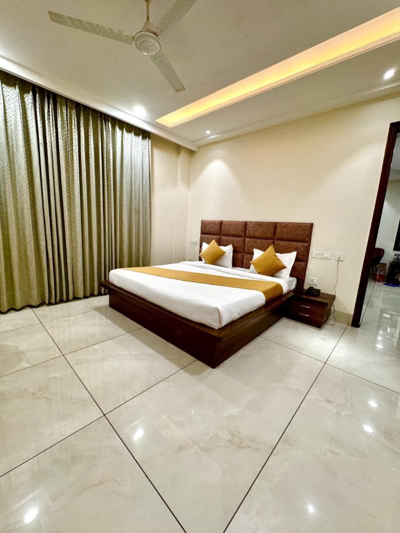 Hotel Prism Grand Zirakpur Zewnętrze zdjęcie