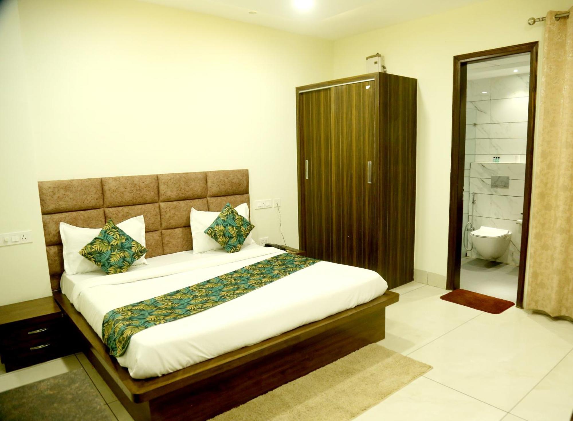 Hotel Prism Grand Zirakpur Zewnętrze zdjęcie