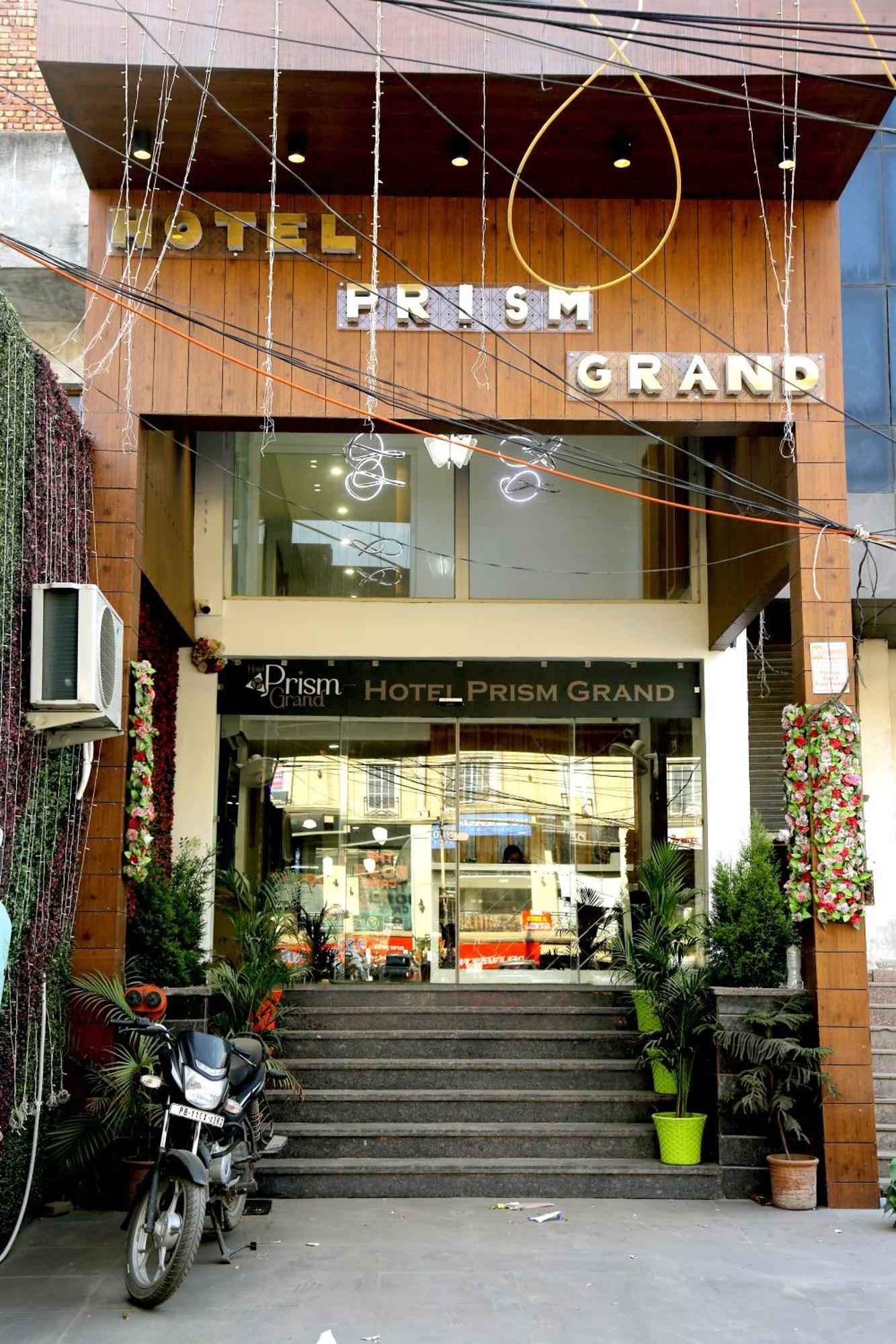 Hotel Prism Grand Zirakpur Zewnętrze zdjęcie