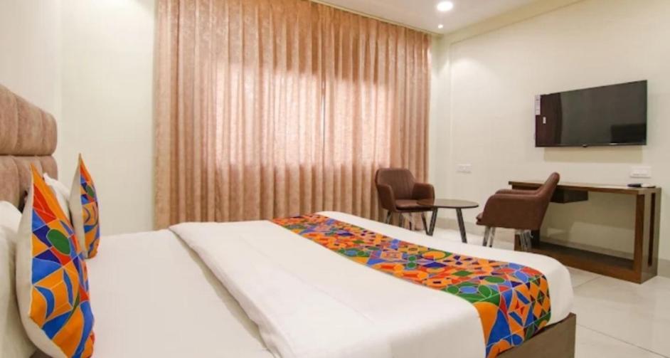 Hotel Prism Grand Zirakpur Zewnętrze zdjęcie